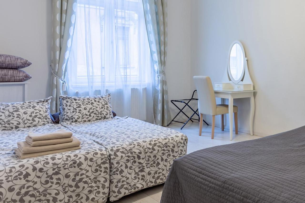 Goldcentral Apartment Grand Boulevard Budapest Kültér fotó